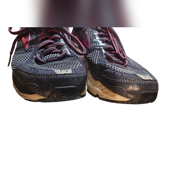 Brooks Blue & Pink Athletic Shoes | Women's Size 8 Wide - Picture 2 of 6